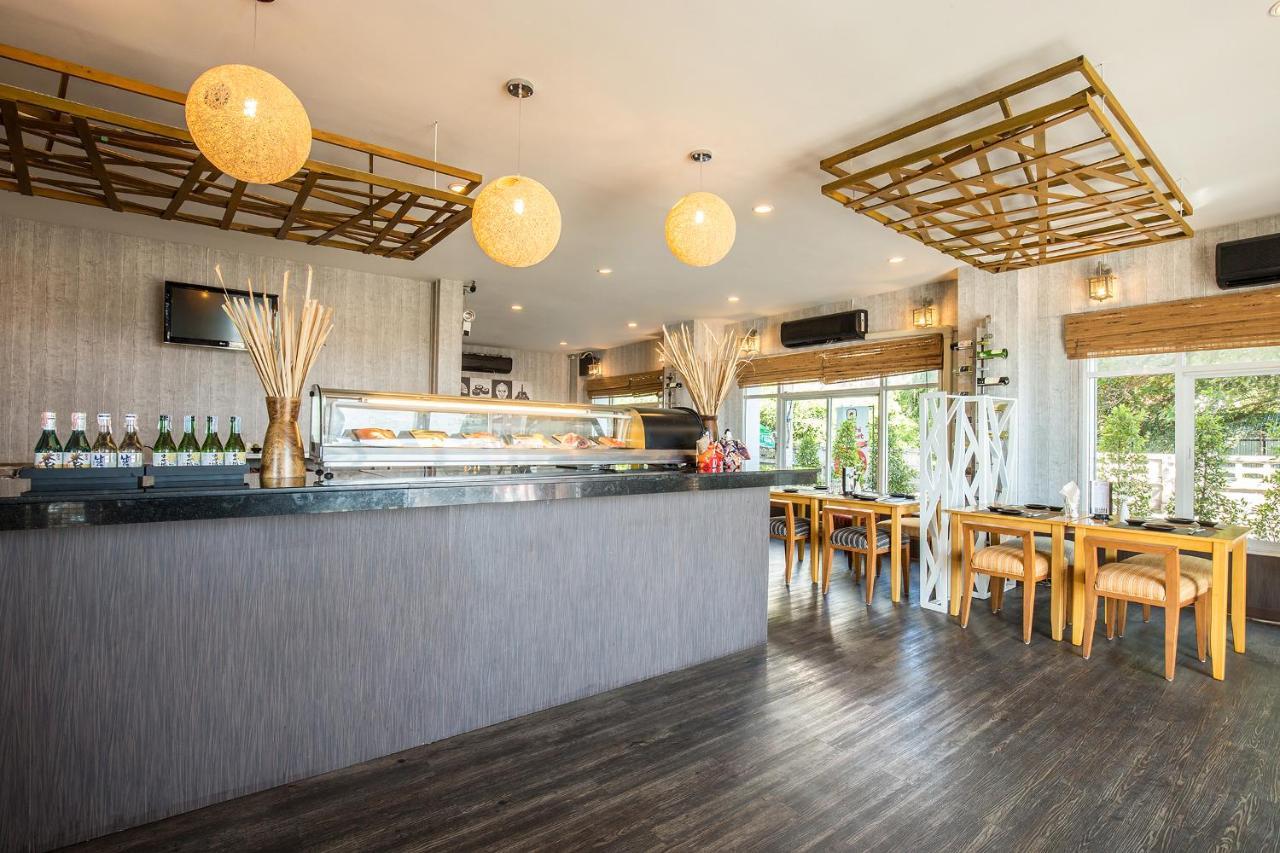 D Varee Jomtien Beach, Pattaya Екстериор снимка Interior of a restaurant
