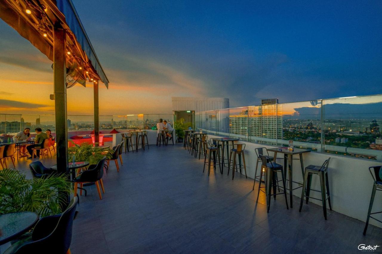 D Varee Jomtien Beach, Pattaya Екстериор снимка Sky Bar
