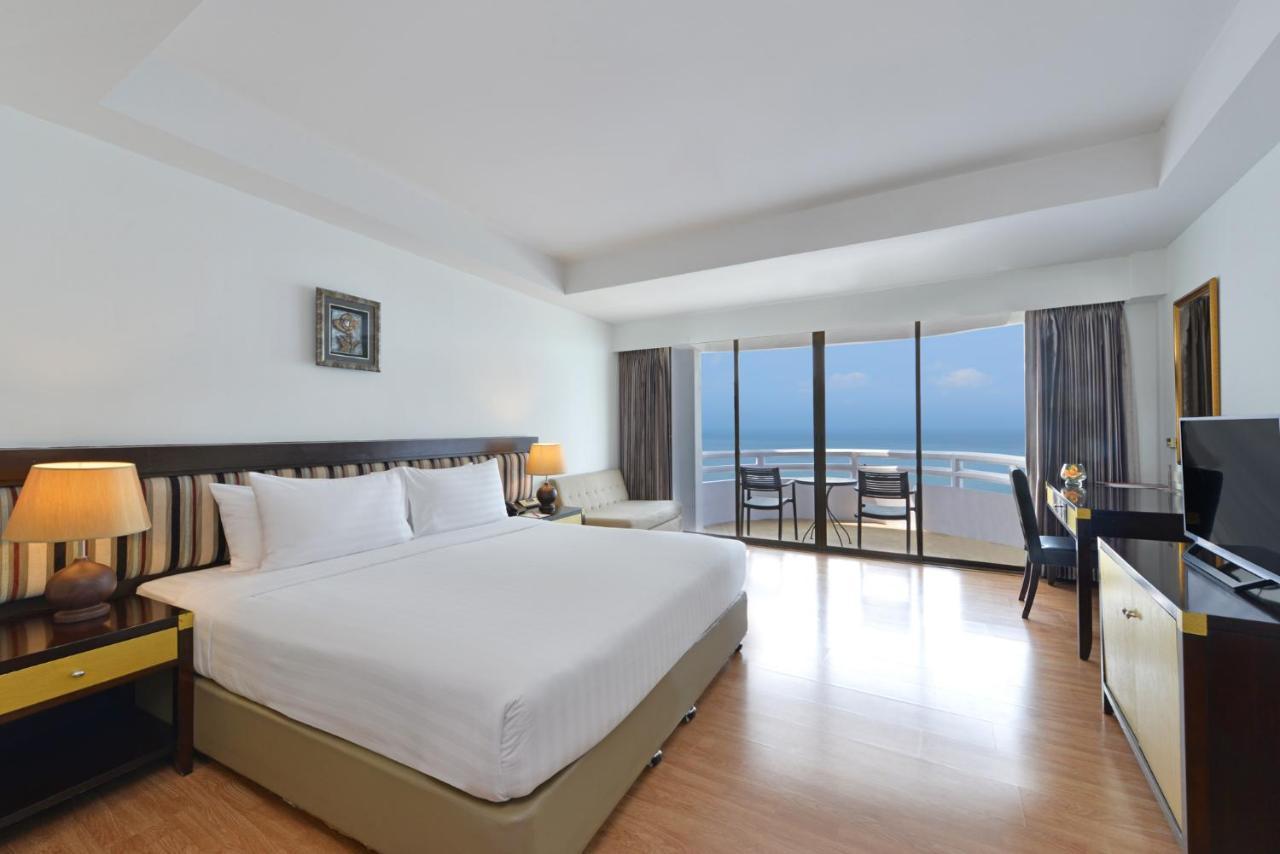 D Varee Jomtien Beach, Pattaya Екстериор снимка