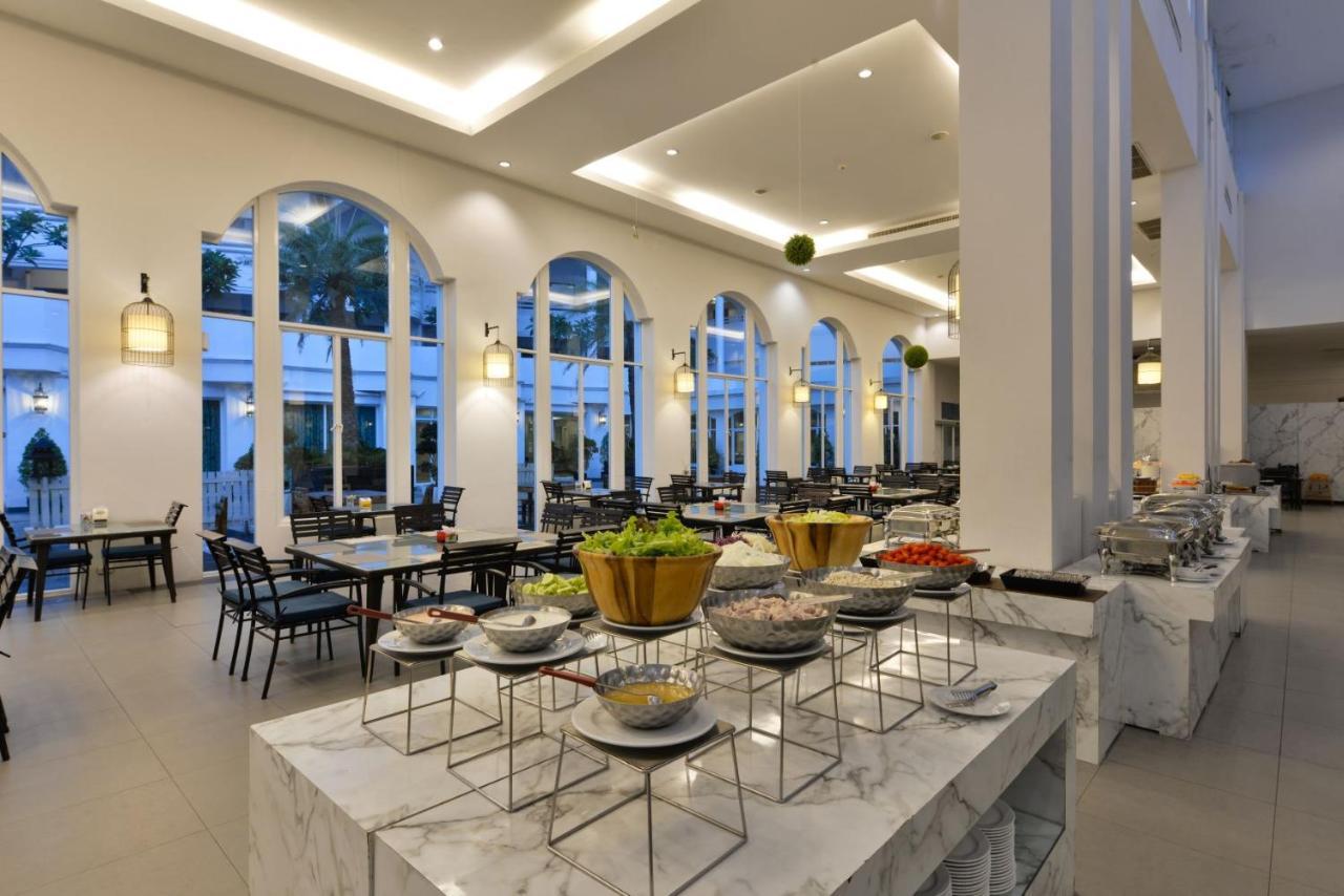 D Varee Jomtien Beach, Pattaya Екстериор снимка The restaurant at the hotel