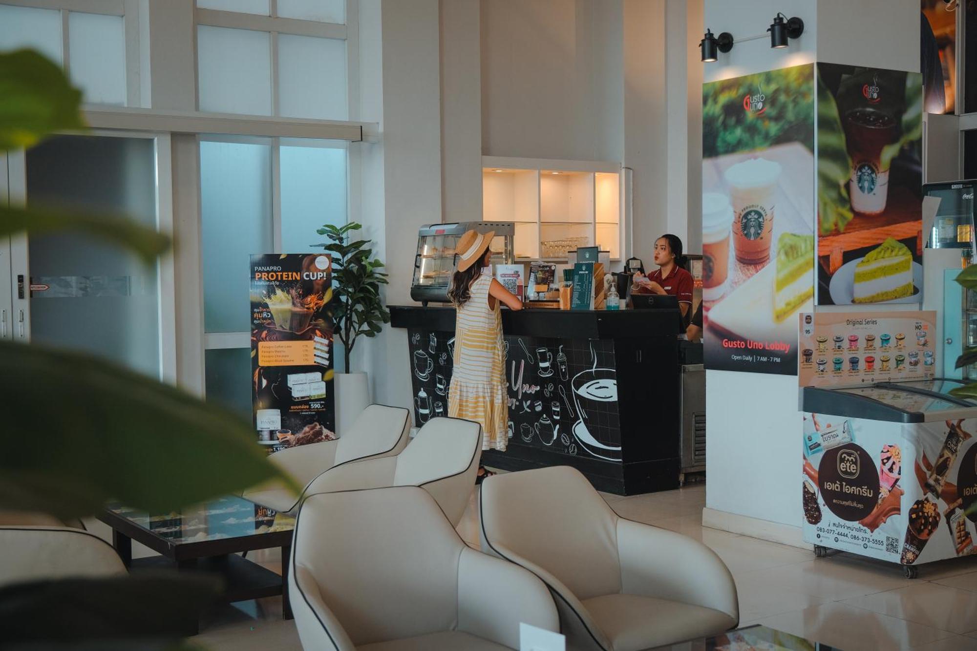 D Varee Jomtien Beach, Pattaya Екстериор снимка A coffee shop in Vietnam